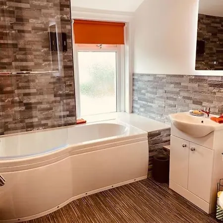 Апартаменты Luxury 2 Bed 4 Mins From M6 J44 Pet Friendly, Карлайл