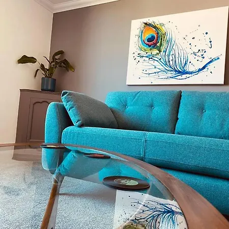Luxury 2 Bed 4 Mins From M6 J44 Pet Friendly, Apartamento