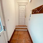 Luxury 2 Bed 4 Mins From M6 J44 Pet Friendly, *